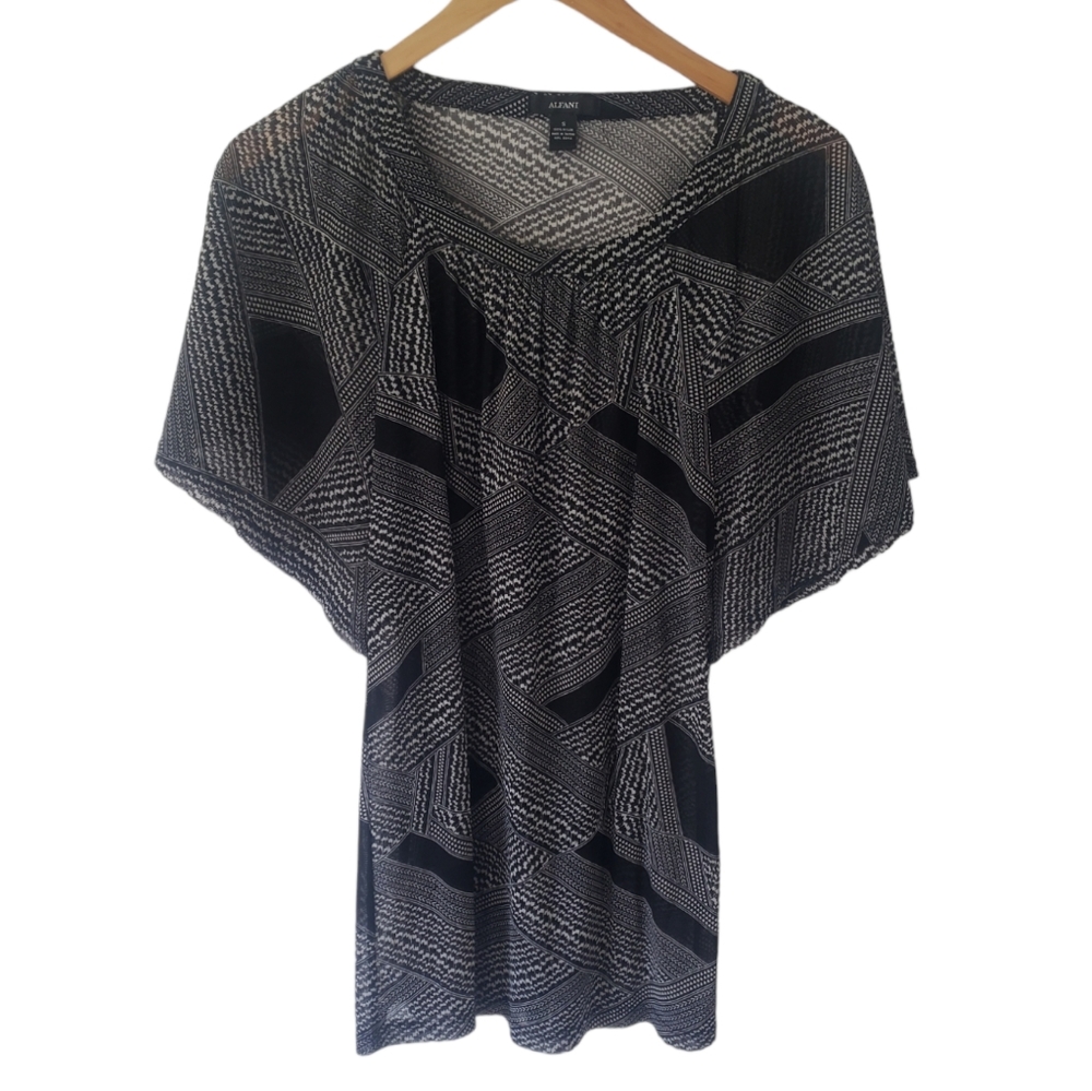 Alfani Blouse. Black and White. Size Small